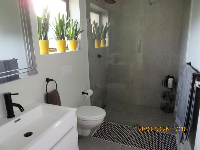 To Let 5 Bedroom Property for Rent in Zevendal Western Cape